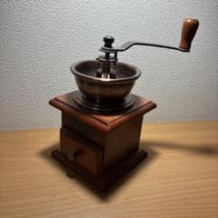 手挽きコーヒーミル 木製 アンティーク調のサムネイル