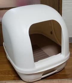 フード付き　猫トイレ　usedのサムネイル