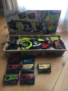 バンダイ DX飛電ゼロワンドライバー＆ホルダセット おまけつき　仮面ライダーのサムネイル