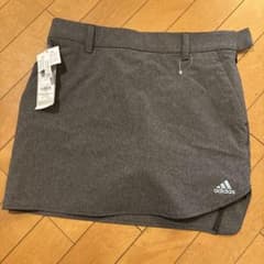 新品未使用　adidas ゴルフスカート グレーのサムネイル