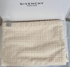 GIVENCHY⭐︎ジバンシィ サマーポーチ【新品未使用】のサムネイル