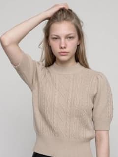 ミシェルマカロン ケーブルニット 半袖 XS ベージュ 美品のサムネイル