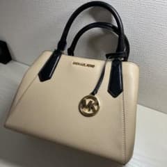 【最終値下げ】MICHAEL KORS ベージュ ブラック ハンドバッグのサムネイル