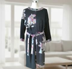 極美品 少し大きいサイズ レオナール ワンピース 40～42 インポート