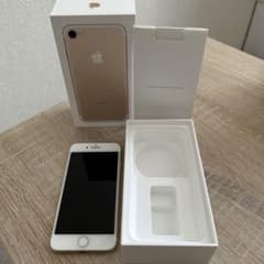 iPhone 7 Gold 32GB SIMフリーのサムネイル