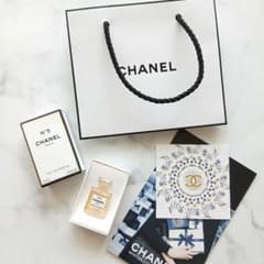CHANEL 샤넬 N°5 미니병 향수 1.5ml 쇼퍼 카드