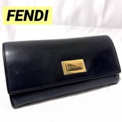 美品✨FENDIフェンディ 長財布 ピーカブー ターンロック レザー 黒