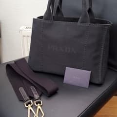 ☆ハチ子様専用☆【PRADA】プラダ カナパ 新品未使用のサムネイル