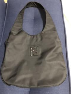 【正規品】FENDIナイロン製ショルダーバッグのサムネイル