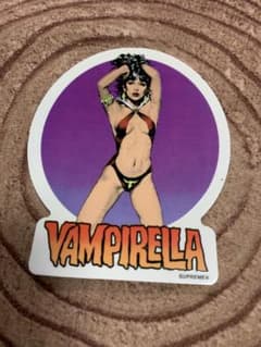 Vampirella ステッカー Supreme シュプリーム 17ss