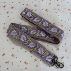 インド刺繍 スマホショルダーストラップ パープル ゴールド スパンコール