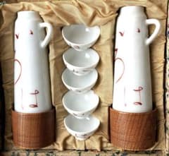 骨董品】いろは 昭和レトロ 酒器セット 徳利2本 猪口5客 木枠付き