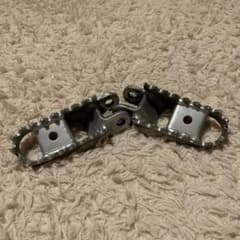 カワサキklx250純正フットペグのサムネイル