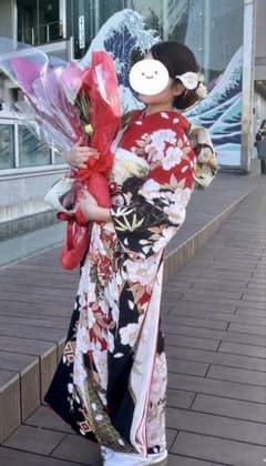 振袖 赤地 牡丹 菊 桜 華やか 成人式のサムネイル