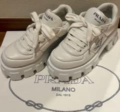 大変美品✨PRADA 入手困難‼️大人気モノリススニーカー ホワイト 35.5 