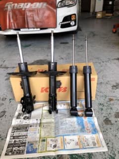 プリウスzvw50 ショックアブソーバー　リアのみのサムネイル
