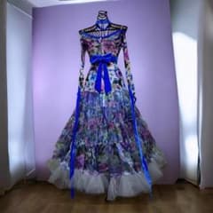 タカダンス。１回着用。モダンドレス(Mサイズ)。フラワープリント タカダンス。1回着用。モダンドレス(Mサイズ)。フラワープリント