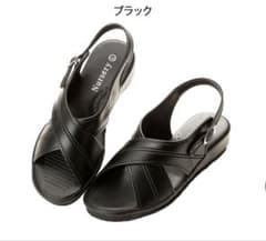 ⭐️お値下げ⭐️ナースサンダル ブラック【新品未使用】25.5～26cmのサムネイル
