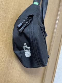 THE NORTH FACE ボディバッグ ブラックのサムネイル