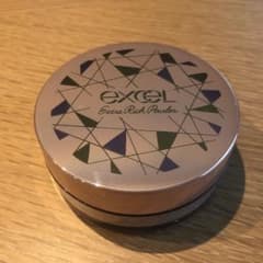 新品未使用！エクセル エクストラリッチパウダー ’19 01 ピーチベージュのサムネイル