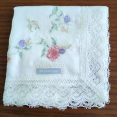 WEDGWOOD ハンカチ ホワイト 花柄 レース【新品未使用】のサムネイル