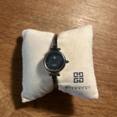 GIVENCHY ジバンシー レディース腕時計 クォーツ ブレスレットウォッチのサムネイル