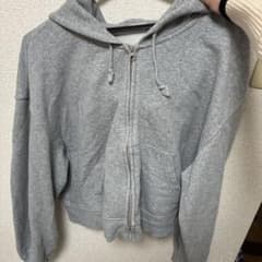 短いパーカーのサムネイル