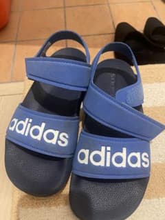 adidas サンダルのサムネイル