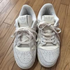 adidas スウェード スニーカーのサムネイル