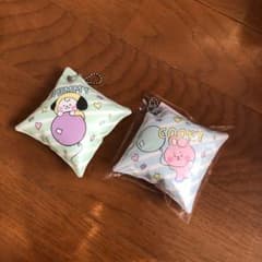 くら寿司　BT21 クッション型チャームのサムネイル