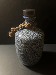 陶器 ボトル 酒器 渦巻き模様 紐付き【まとめ買いで送料分お値引】のサムネイル