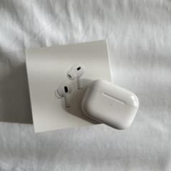 AirPods Pro (第2世代) Lightning版(MQD83J/A)のサムネイル