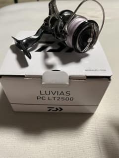 ダイワ 24 LUVIAS PC LT2500 スピニングリール バリバスPE付 - メルカリ