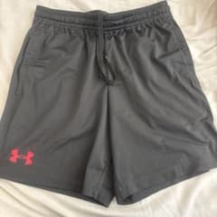 UNDER ARMOUR ショートパンツのサムネイル