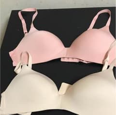 新品未使用 ユニクロ  ワイヤレスブラ ４点のサムネイル