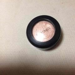 Mac アイシャドーのサムネイル