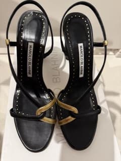 MANOLO BLAHNIK ブラック ゴールド サンダルわのサムネイル