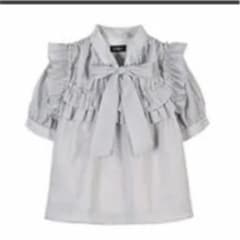 美品♡ evelynのギャザーリボンブラウス❤︎アイスグレーのサムネイル