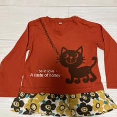 猫イラスト付きTシャツ 95cmのサムネイル