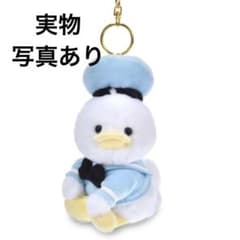 ドナルド ぬいぐるみキーホルダー　バースデー　おすわり　誕生日 ディズニーストア ドナルド ぬいぐるみキーホルダー おすわり
