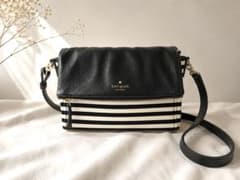 【レア】Kate spade ショルダーバック　レザー 黒ボーダー柄 斜め掛けのサムネイル