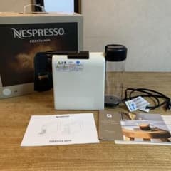 Nespresso Essenza Mini コーヒーメーカーのサムネイル