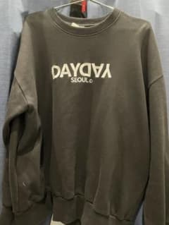 day day seoul スウェット　トレーナーのサムネイル