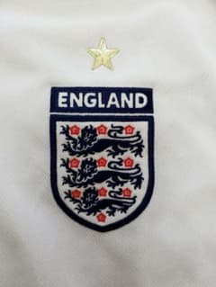 サッカーイングランド代表レプリカユニフォームのサムネイル