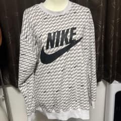 NIKEトレーナー (起毛ではないです)のサムネイル