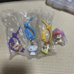 クレヨンしんちゃん カラフルマルチチャーム 3種とキーホルダーセットのサムネイル