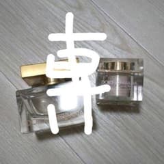 ローズザワン 香水 フェイスパウダー 廃盤のサムネイル