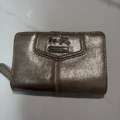 COACH コーチ 二つ折り財布 ゴールド系のサムネイル