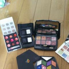CHANEL・CLINIQUEetc.口紅とアイシャドーのサムネイル