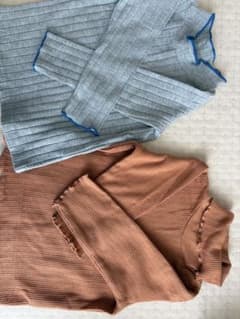 長袖シャツ　トップス　グレー　タートルネック　裾フリル　ガールズ　80のサムネイル